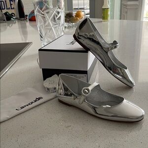 Larroudé The Blair ballet flats and hair clip